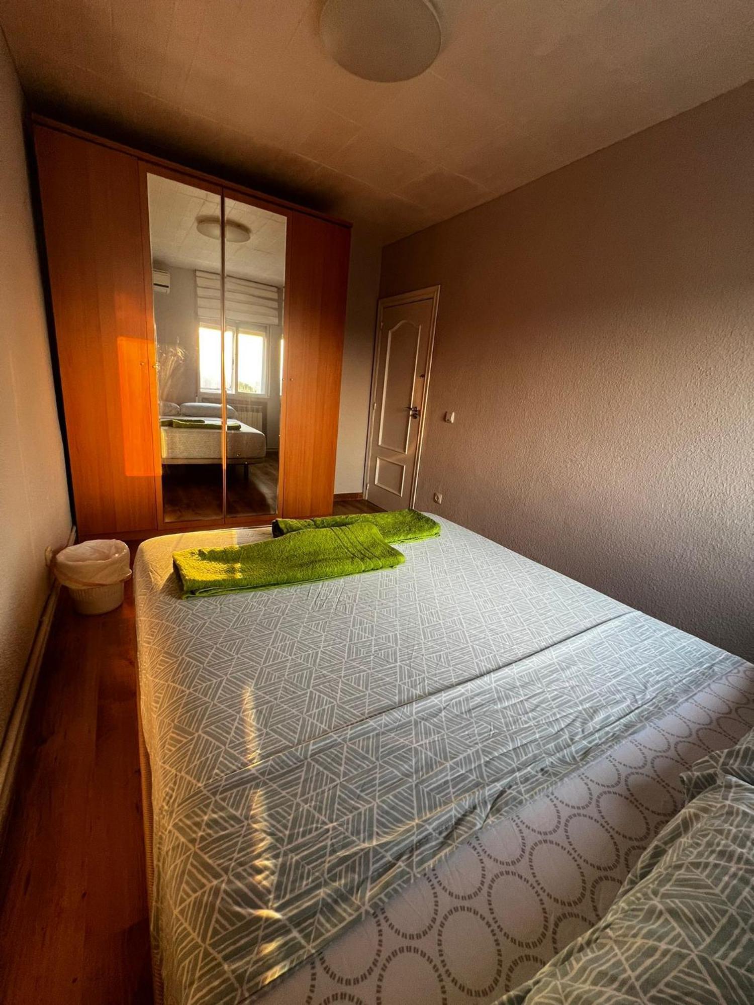 Bed Vallecas Hotel Madrid Buitenkant foto